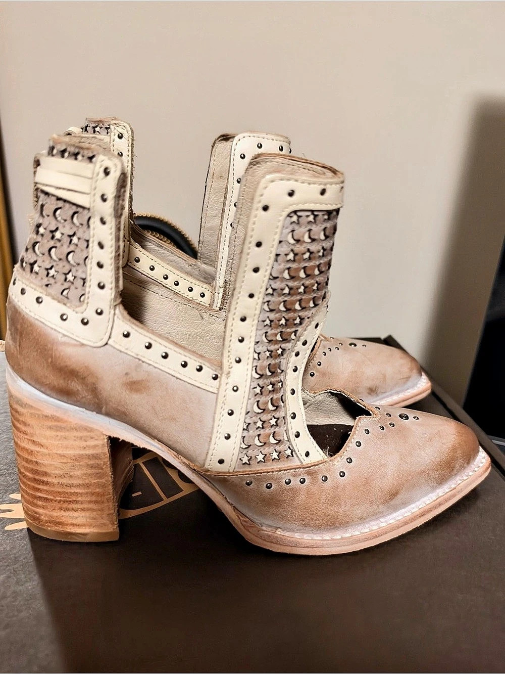 FREEBIRD Sharona Blush Studded Star Moon Booties Size 7